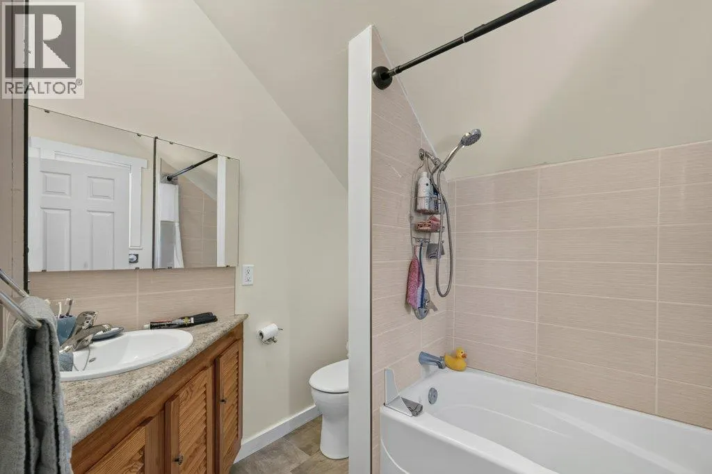 411 Christison Road SW