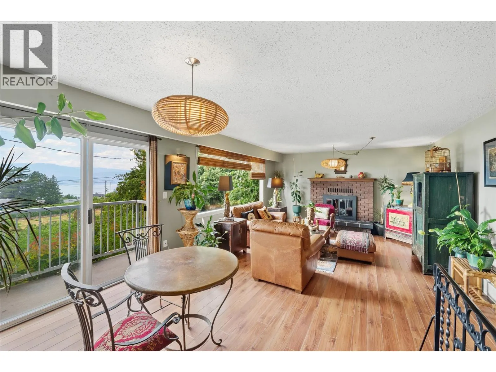3812 Albrecht Road