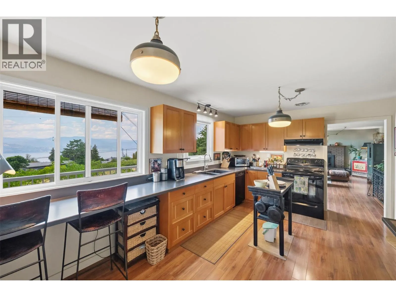 3812 Albrecht Road