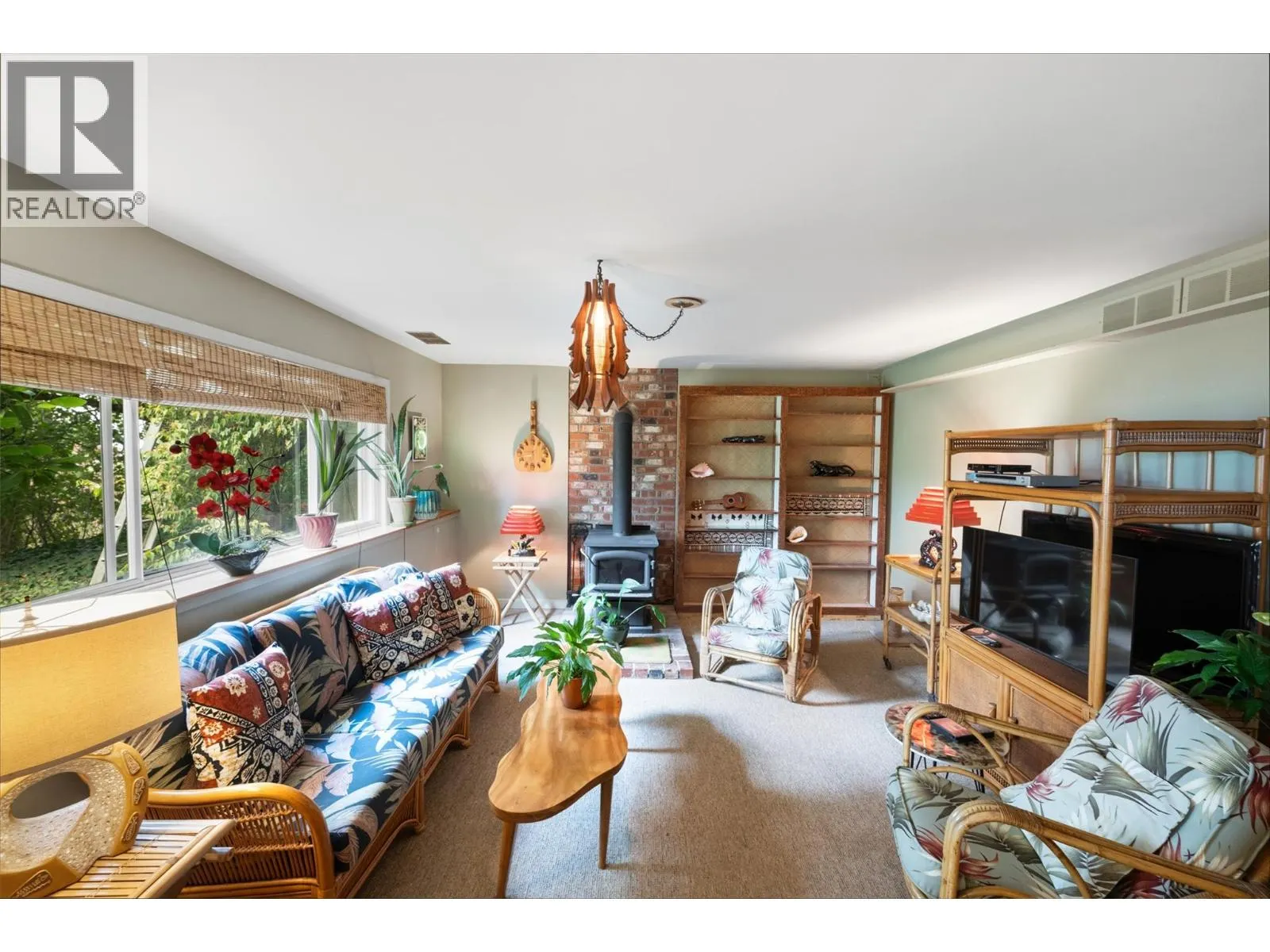 3812 Albrecht Road