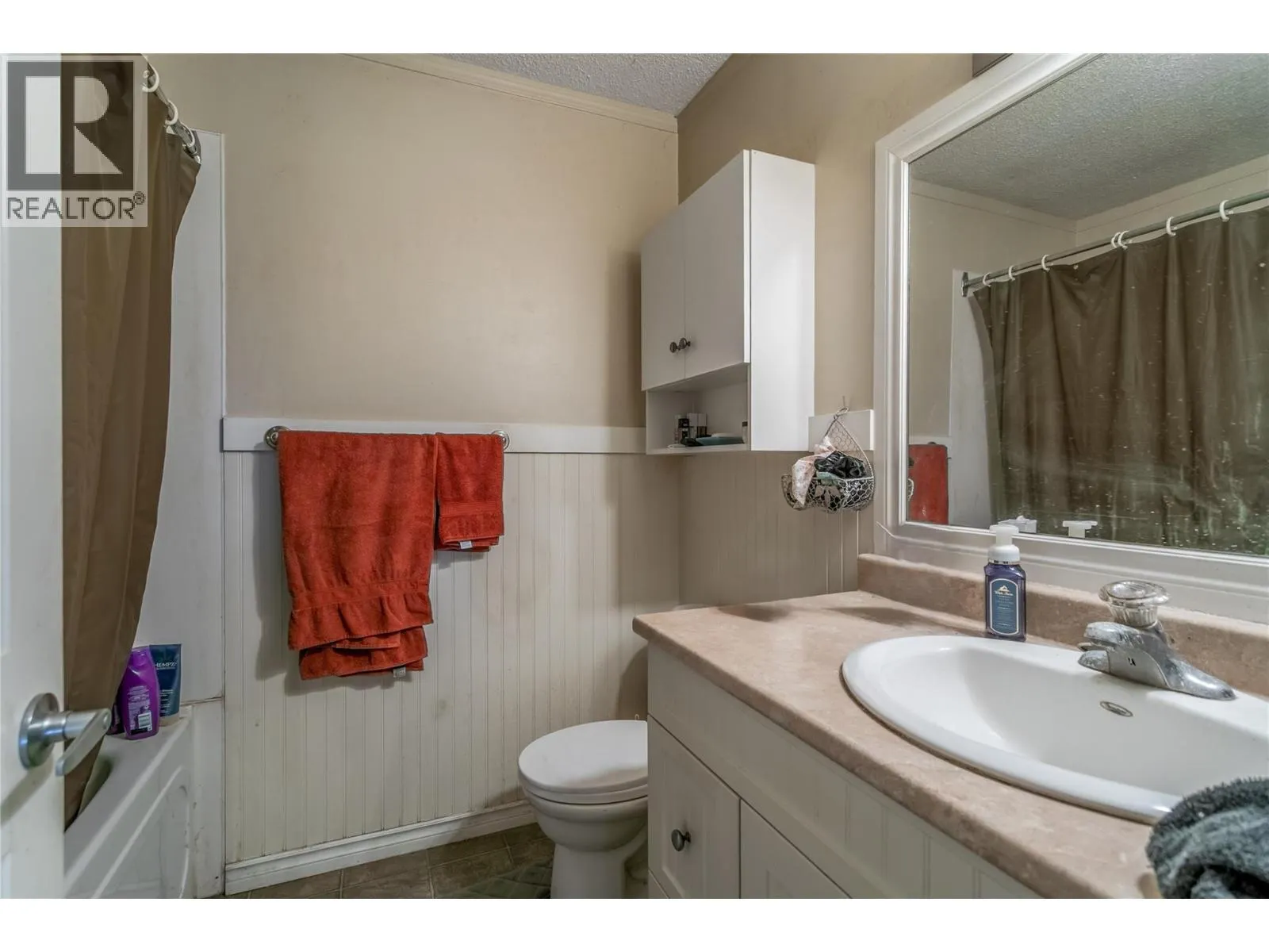 1105 Cactus Road