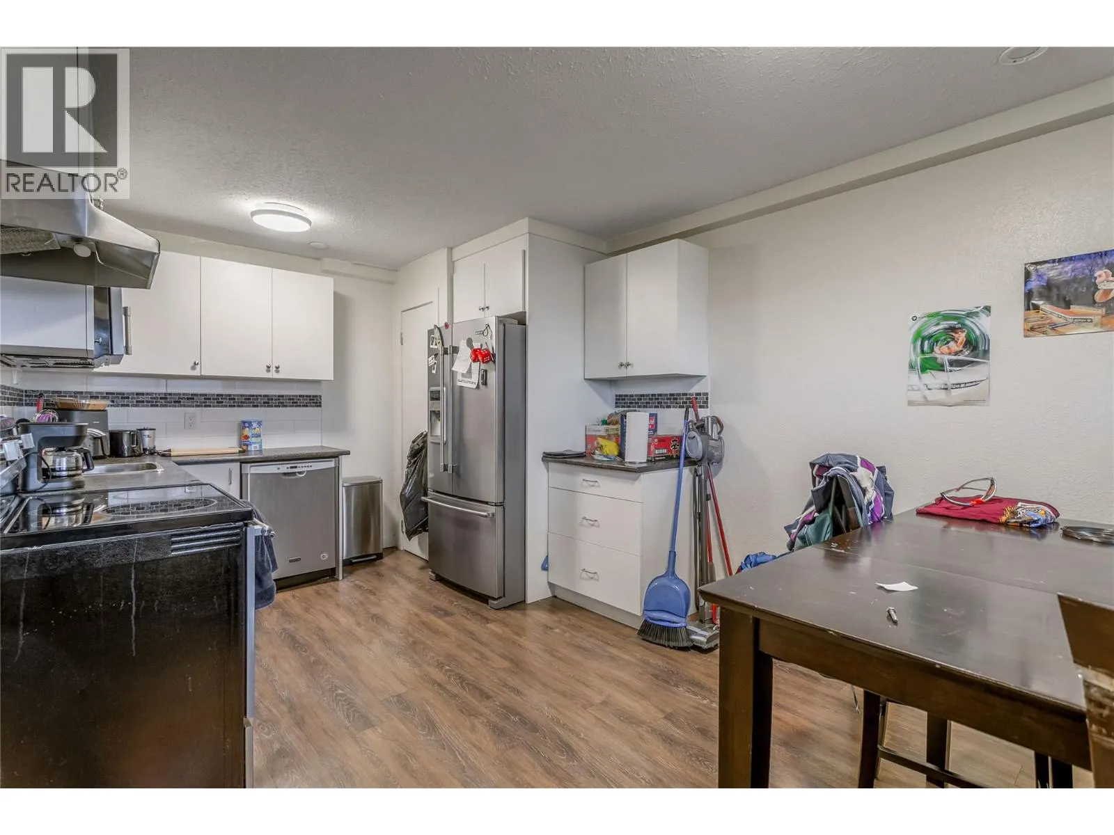 1105 Cactus Road