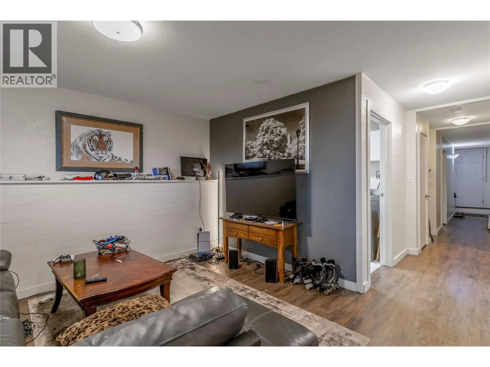 1105 Cactus Road