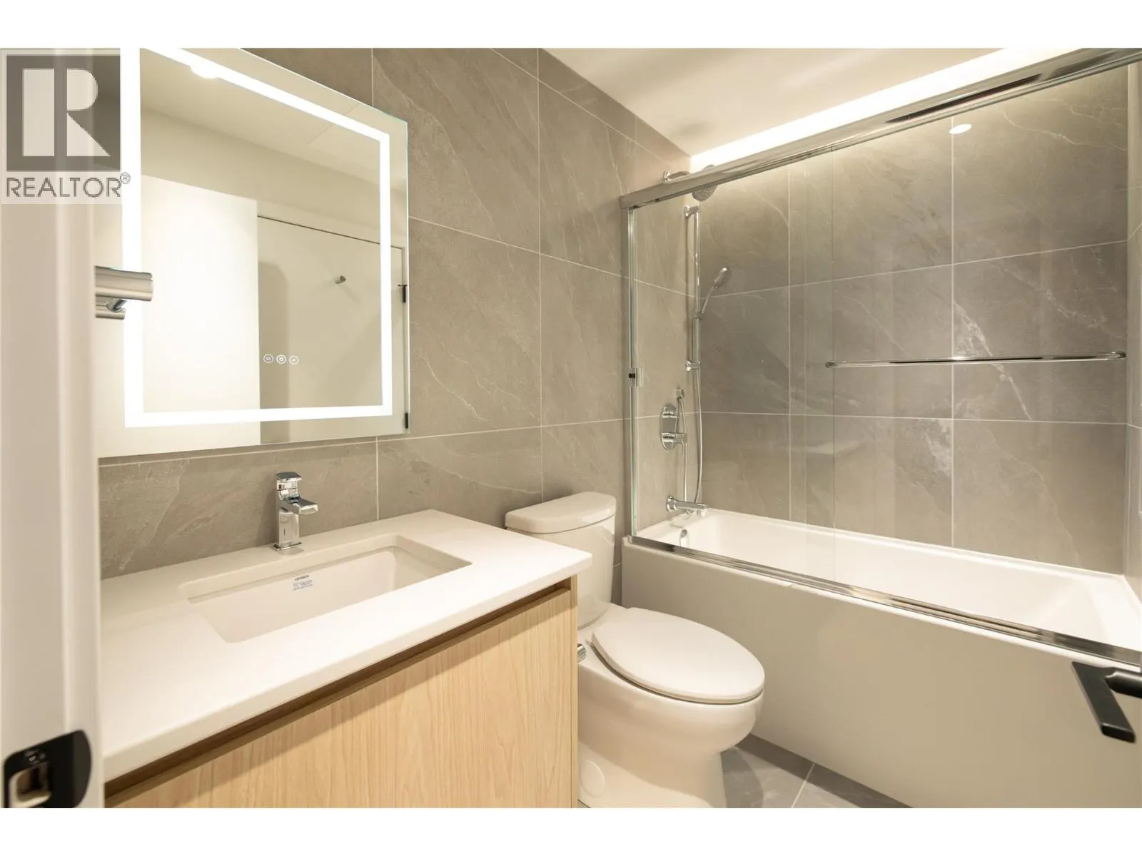 3051 Abbott Street Unit# 206