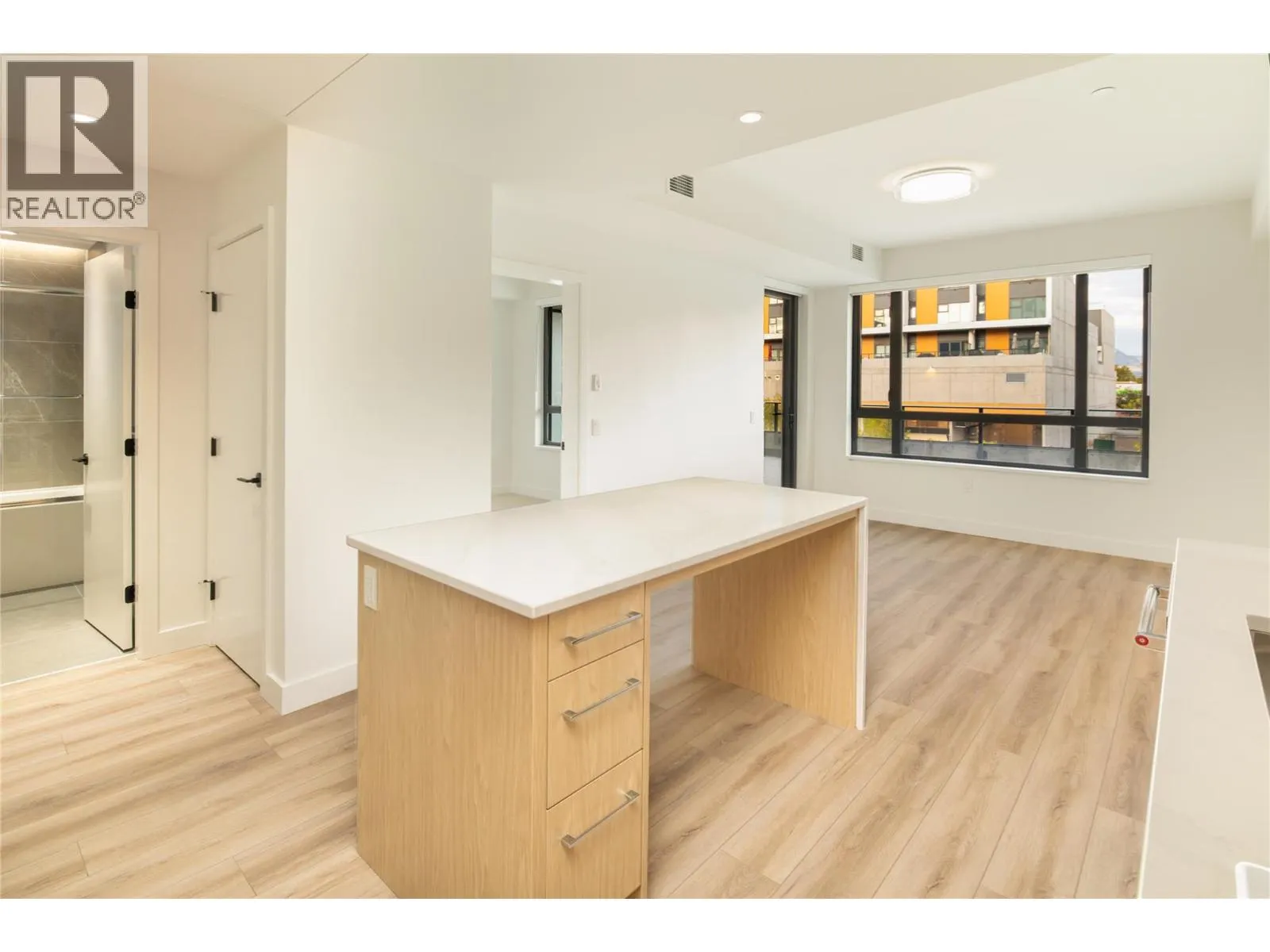 3051 Abbott Street Unit# 206