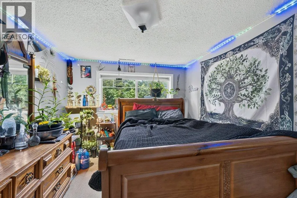 1791 15 Avenue NE