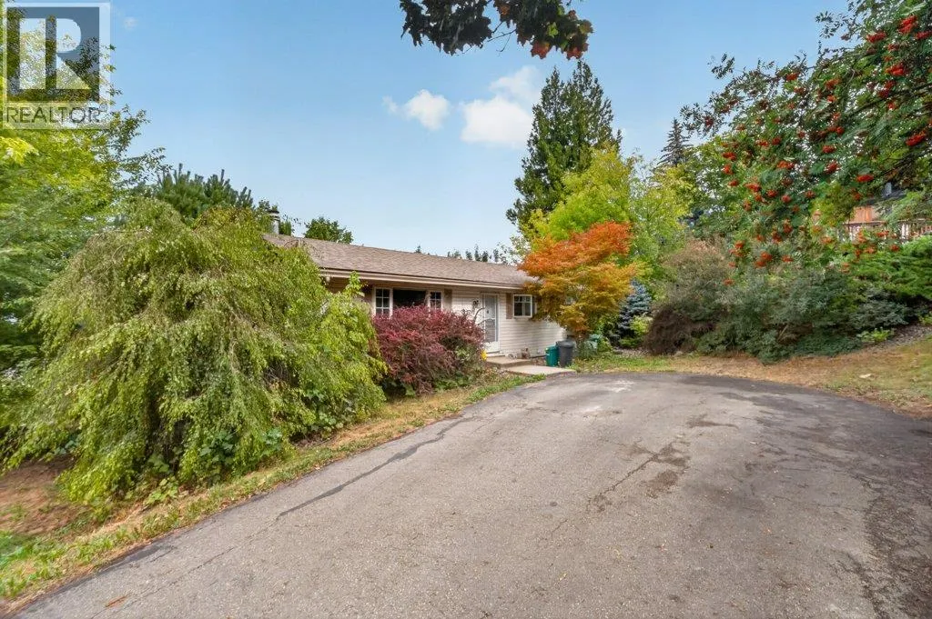 1791 15 Avenue NE