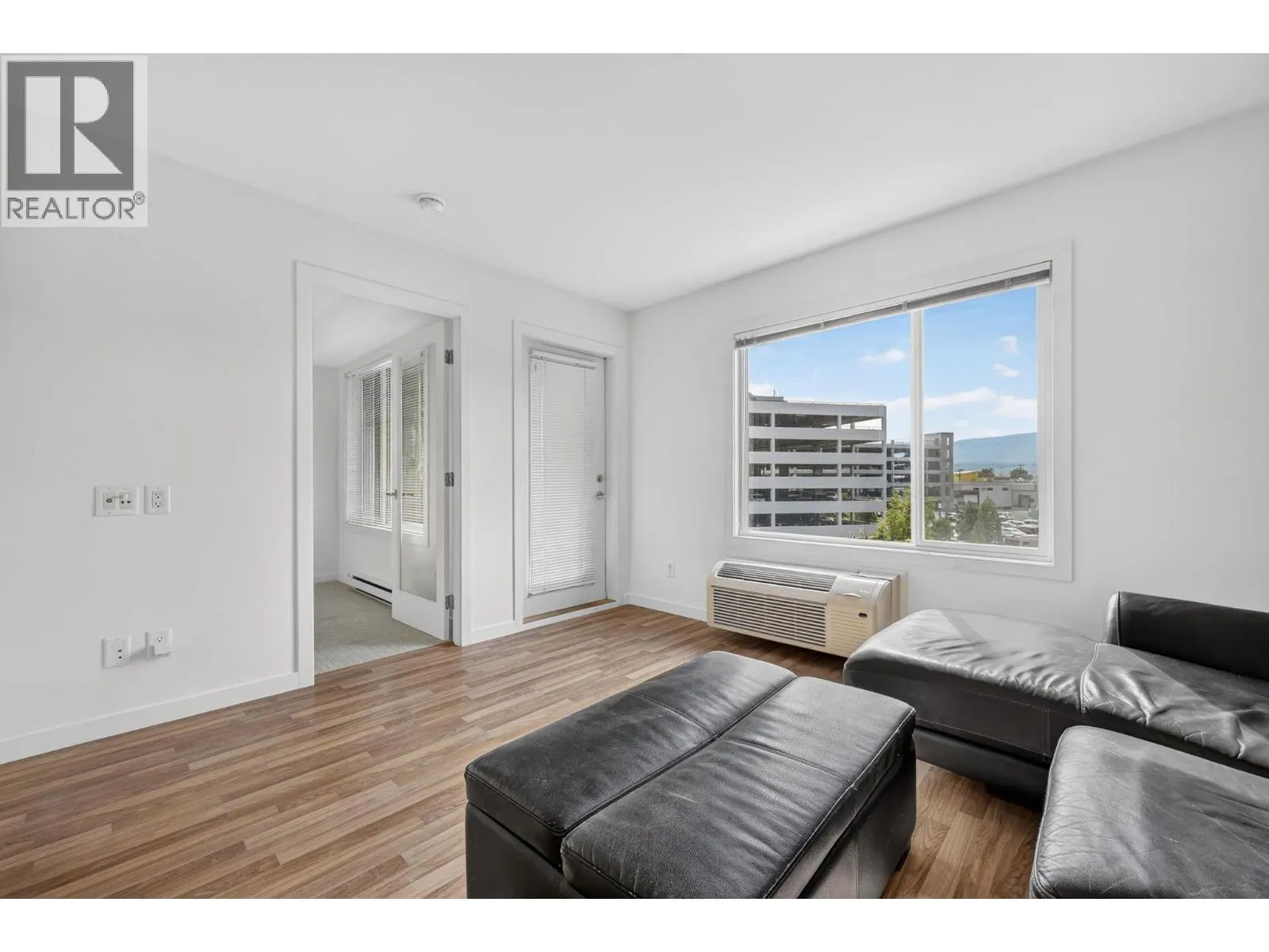 1550 Dickson Avenue Unit# 306