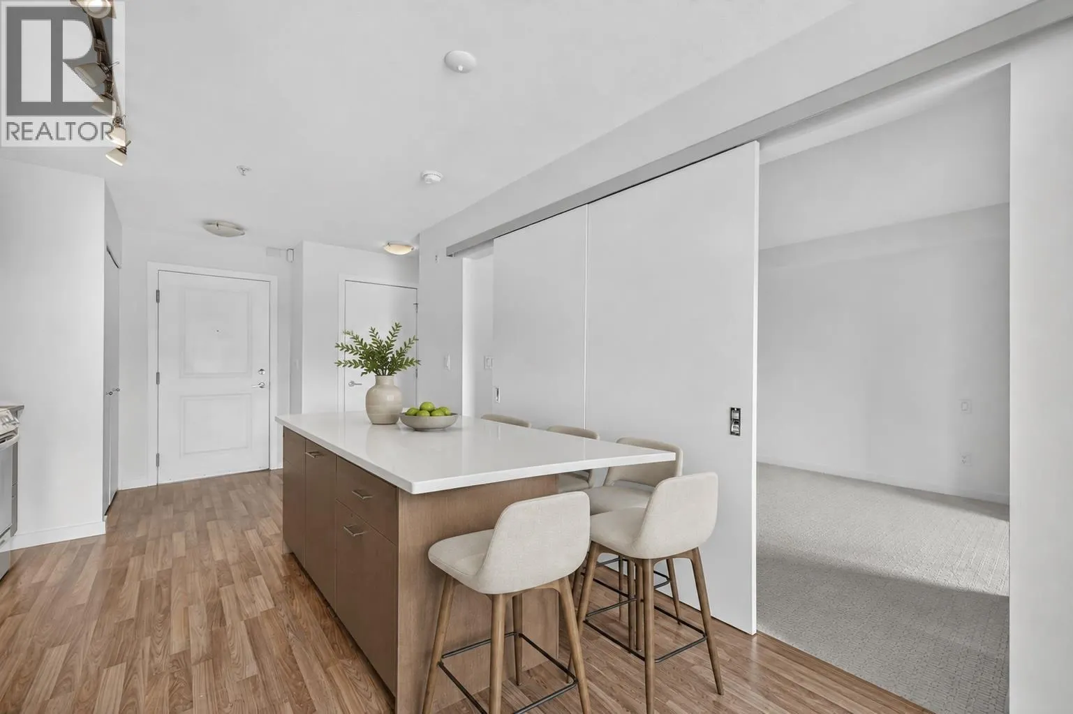 1550 Dickson Avenue Unit# 306