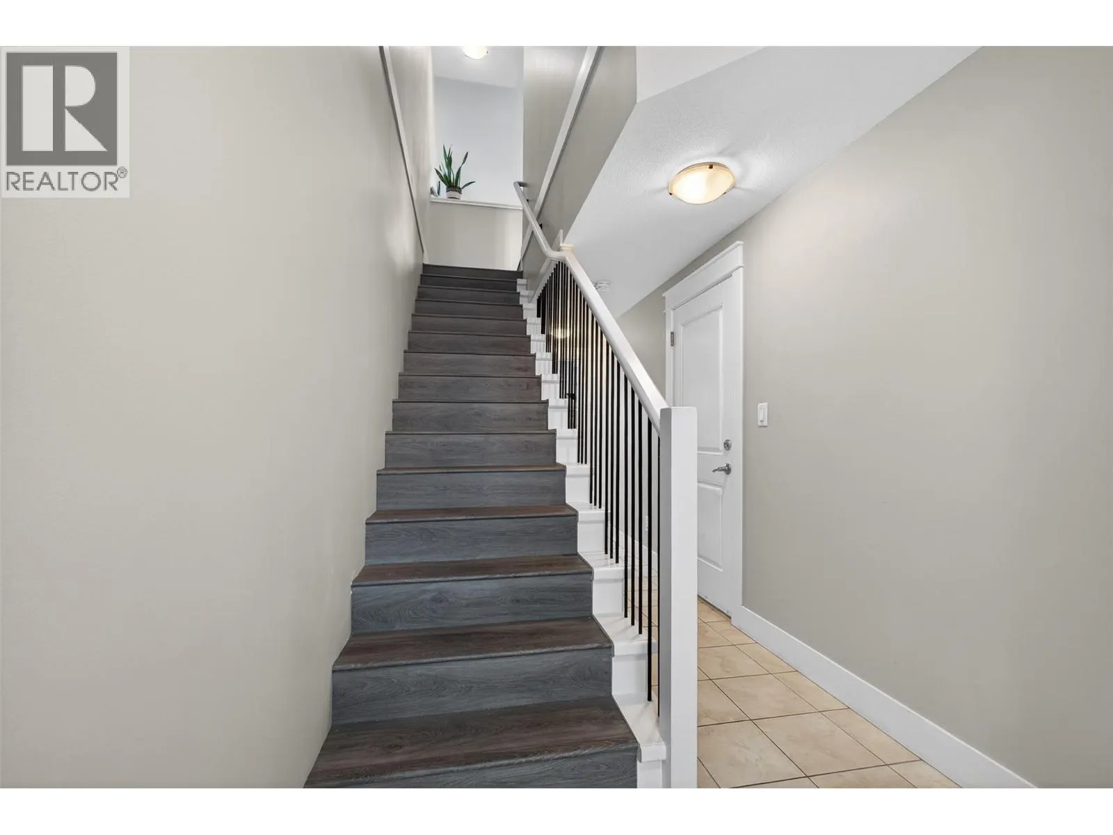 433 McCarren Avenue Unit# 9