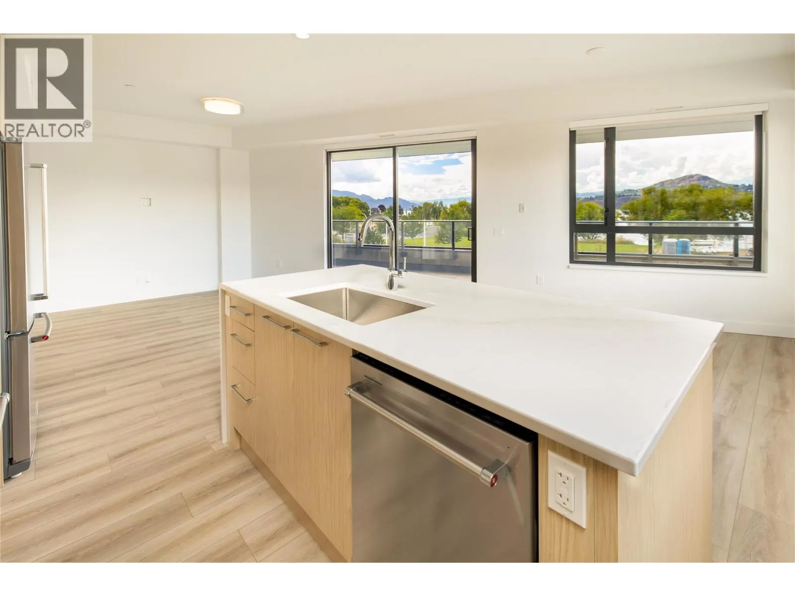 3051 Abbott Street Unit# 216