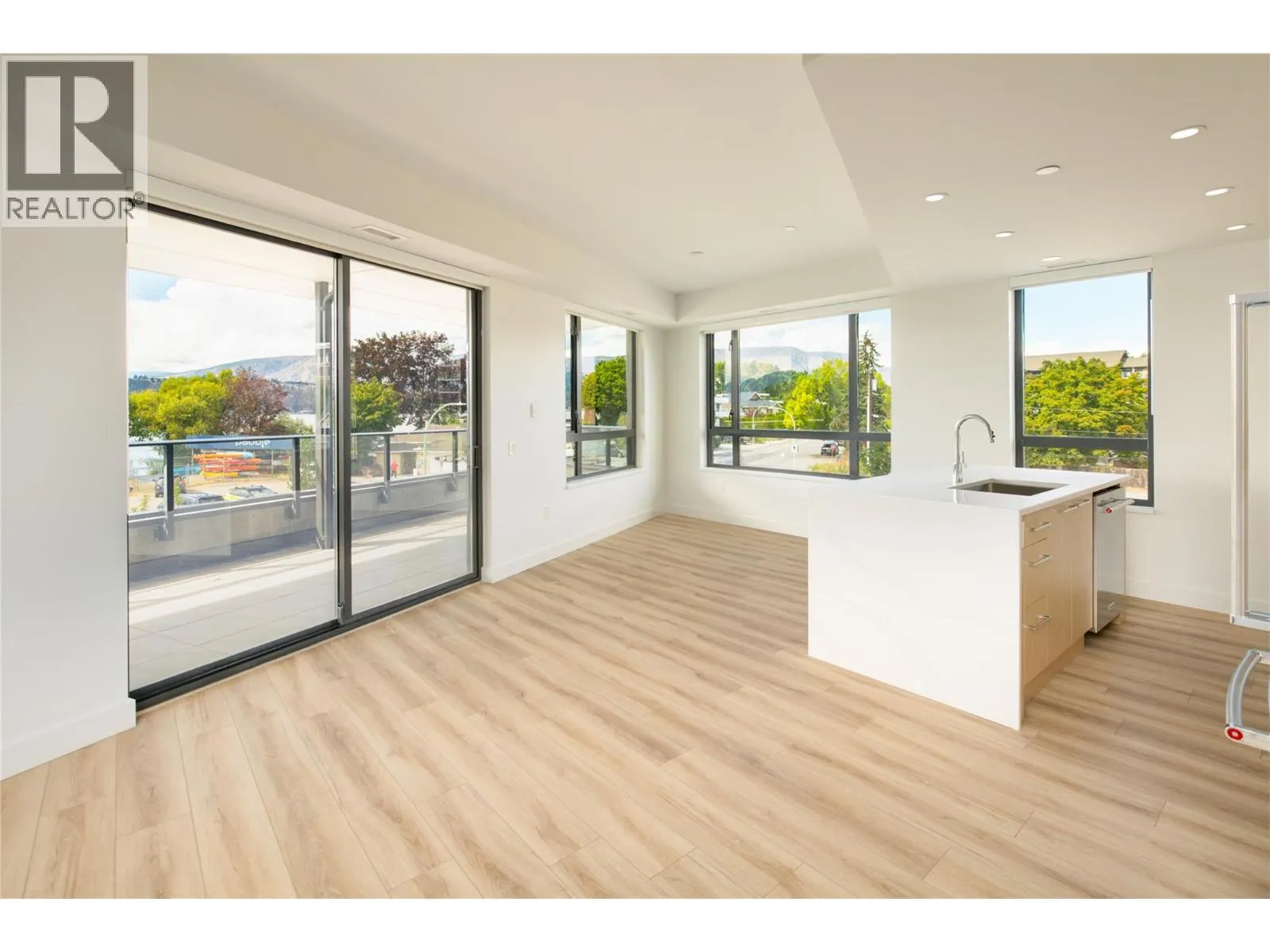 3051 Abbott Street Unit# 216