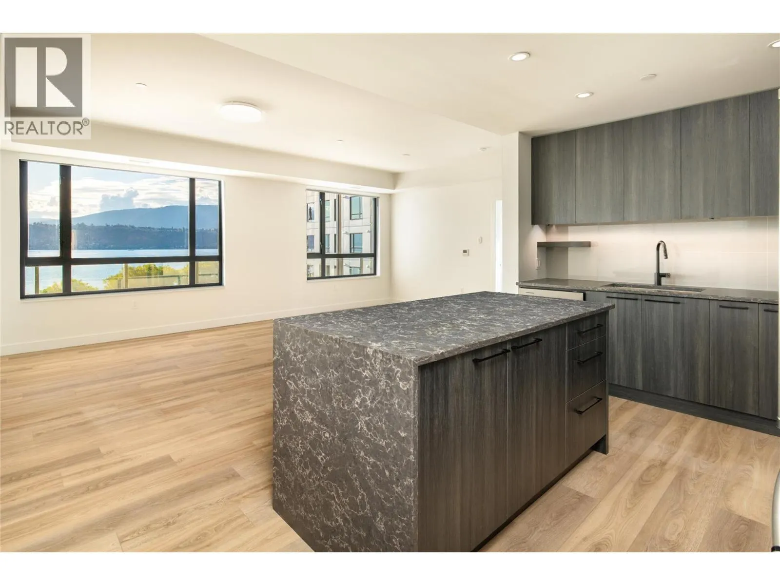 3051 Abbott Street Unit# 512