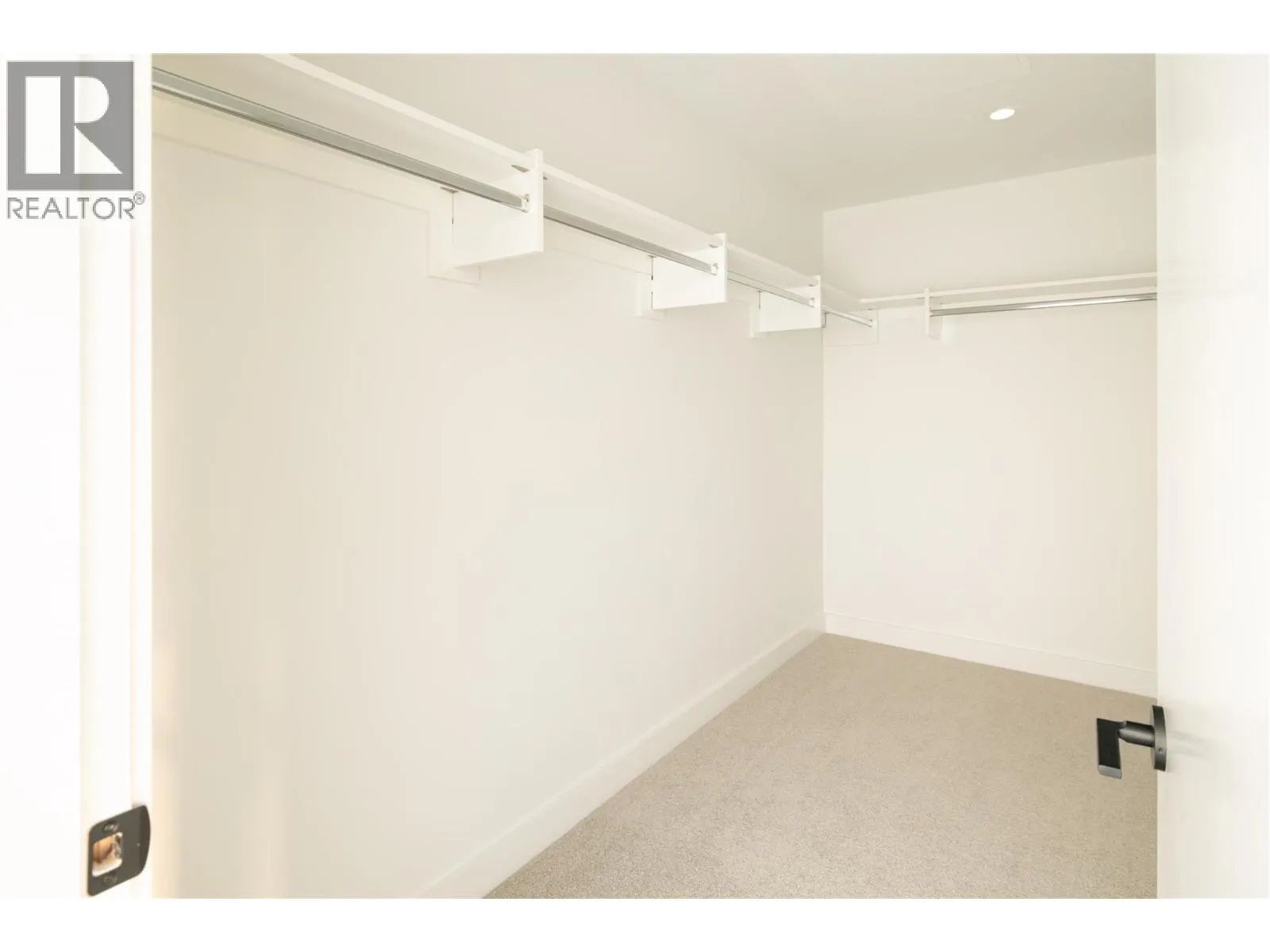 3051 Abbott Street Unit# 401
