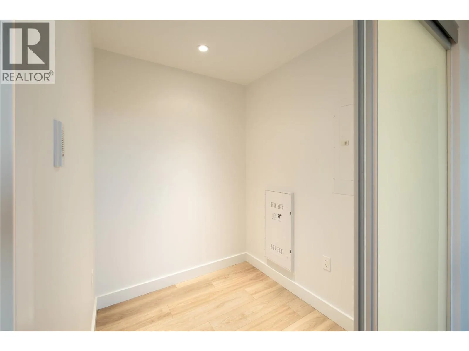 3051 Abbott Street Unit# 401