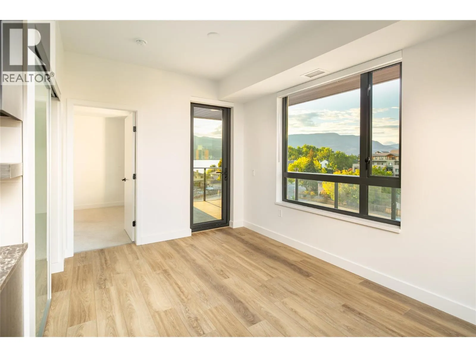 3051 Abbott Street Unit# 401