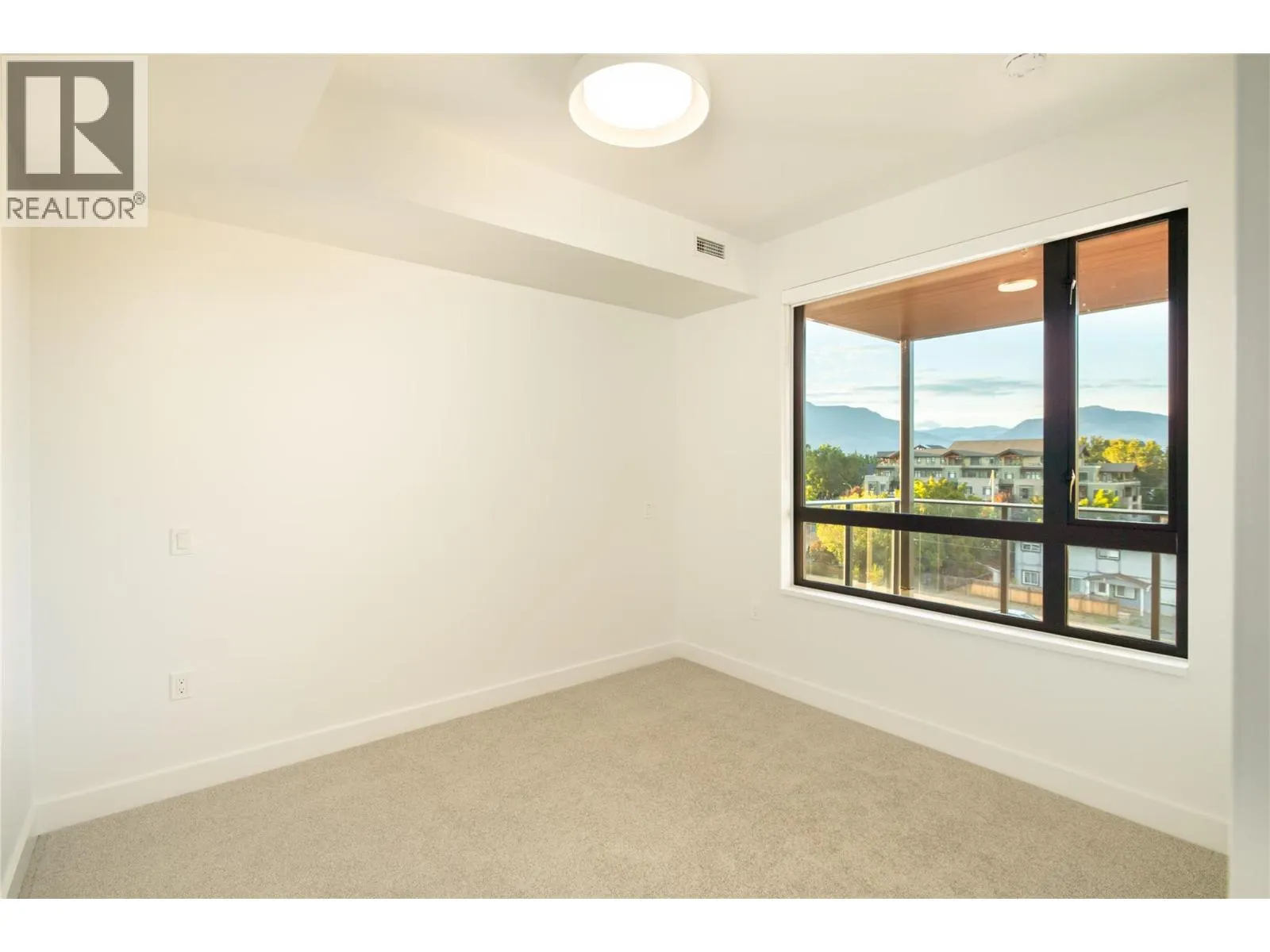 3051 Abbott Street Unit# 401