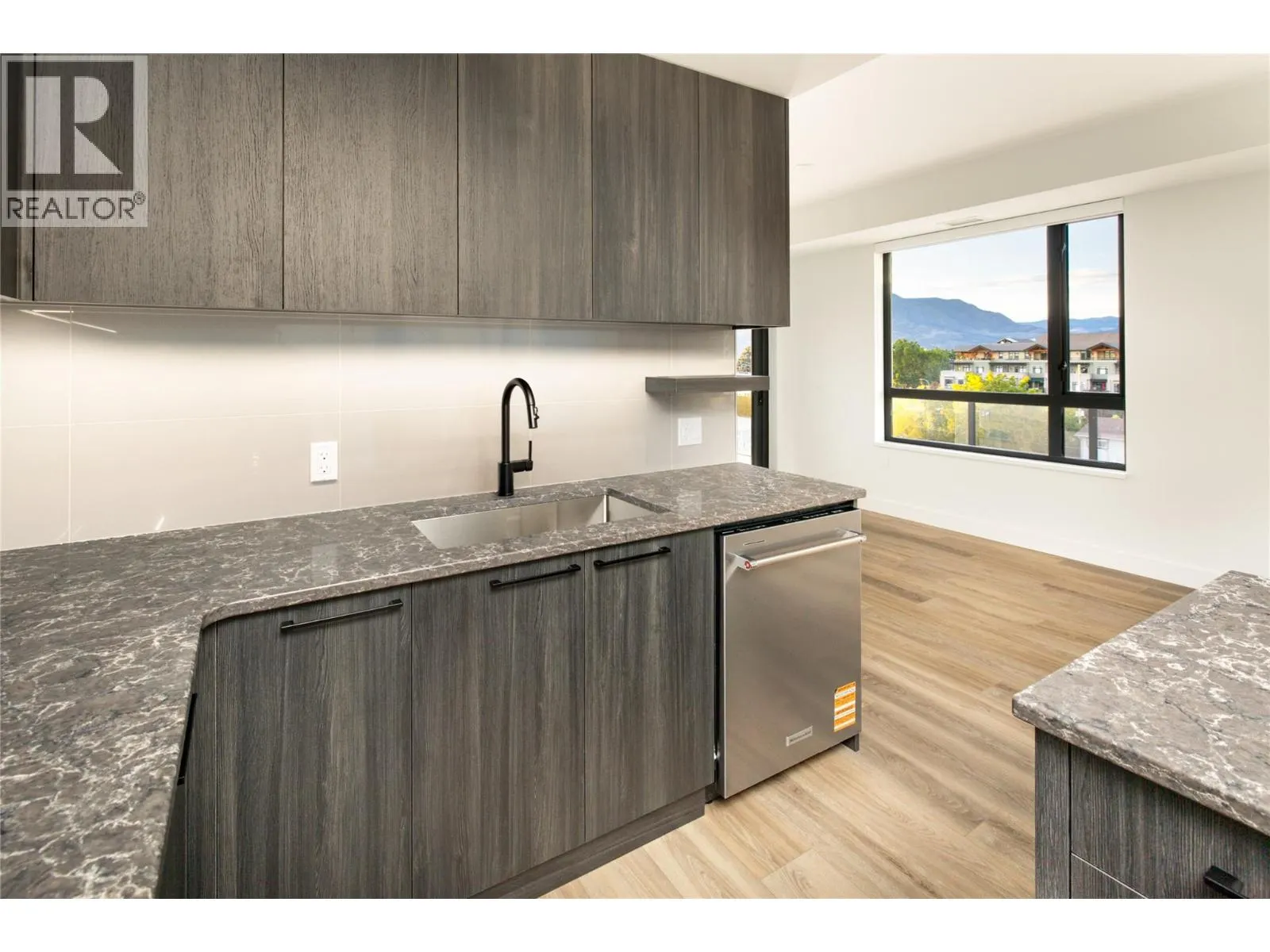 3051 Abbott Street Unit# 401