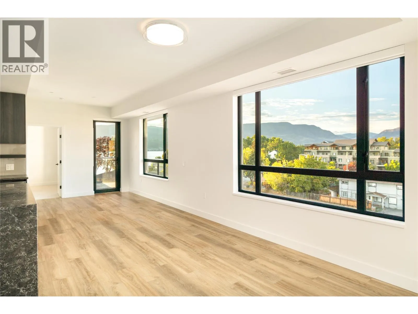 3051 Abbott Street Unit# 401