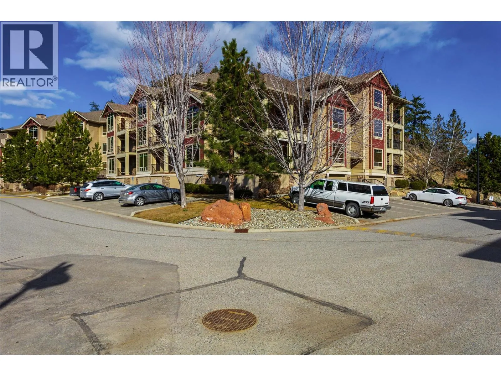 2760 Auburn Road Unit# 212