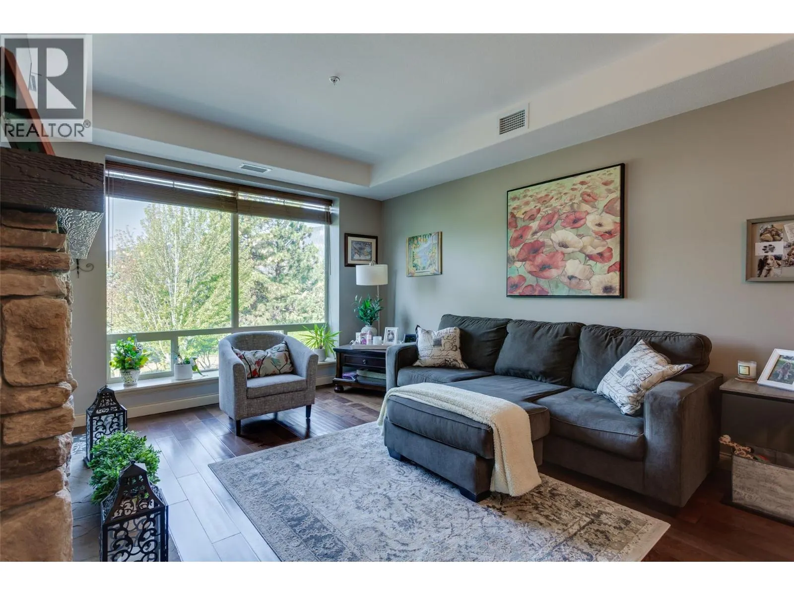 2760 Auburn Road Unit# 212