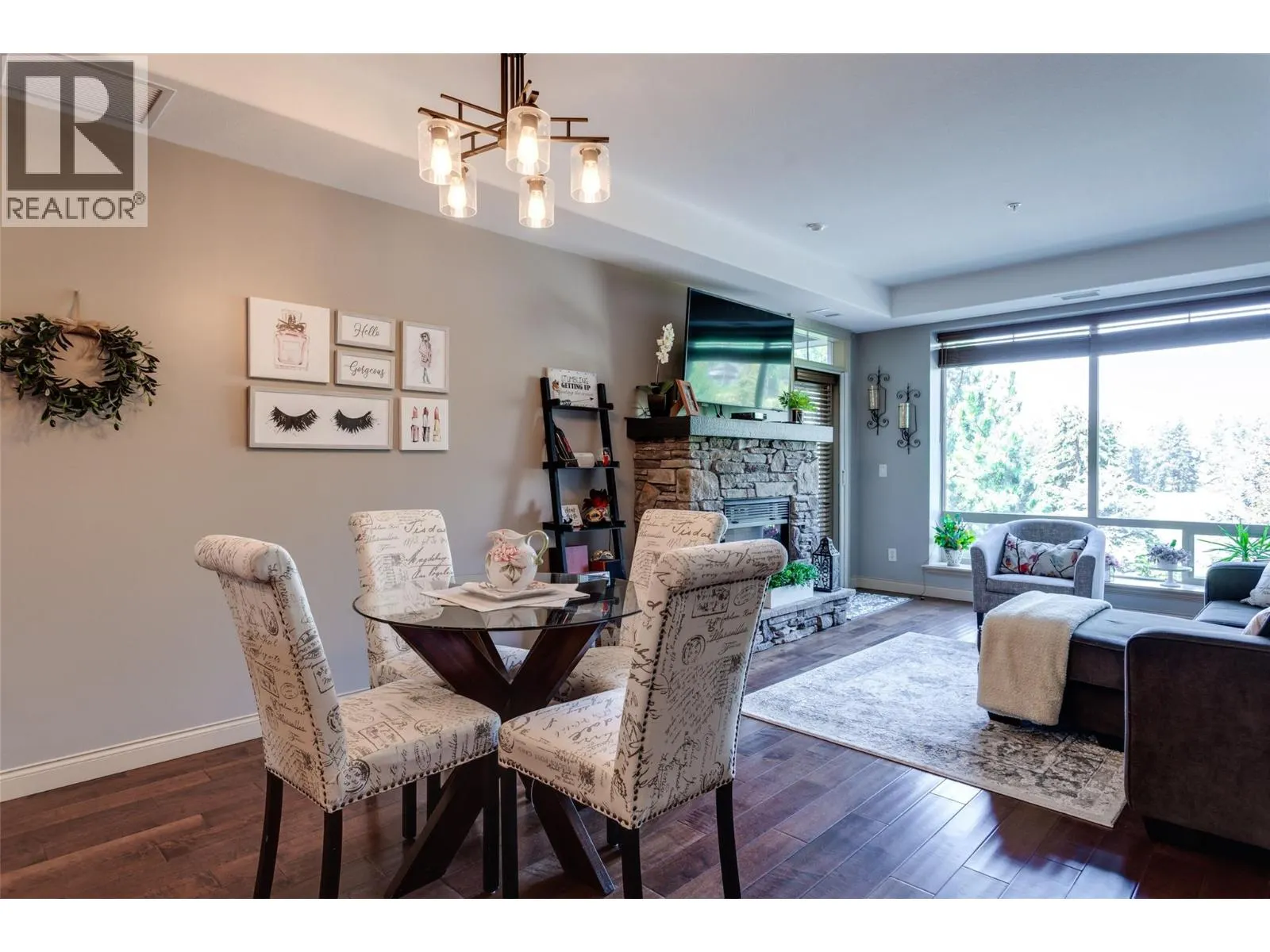 2760 Auburn Road Unit# 212