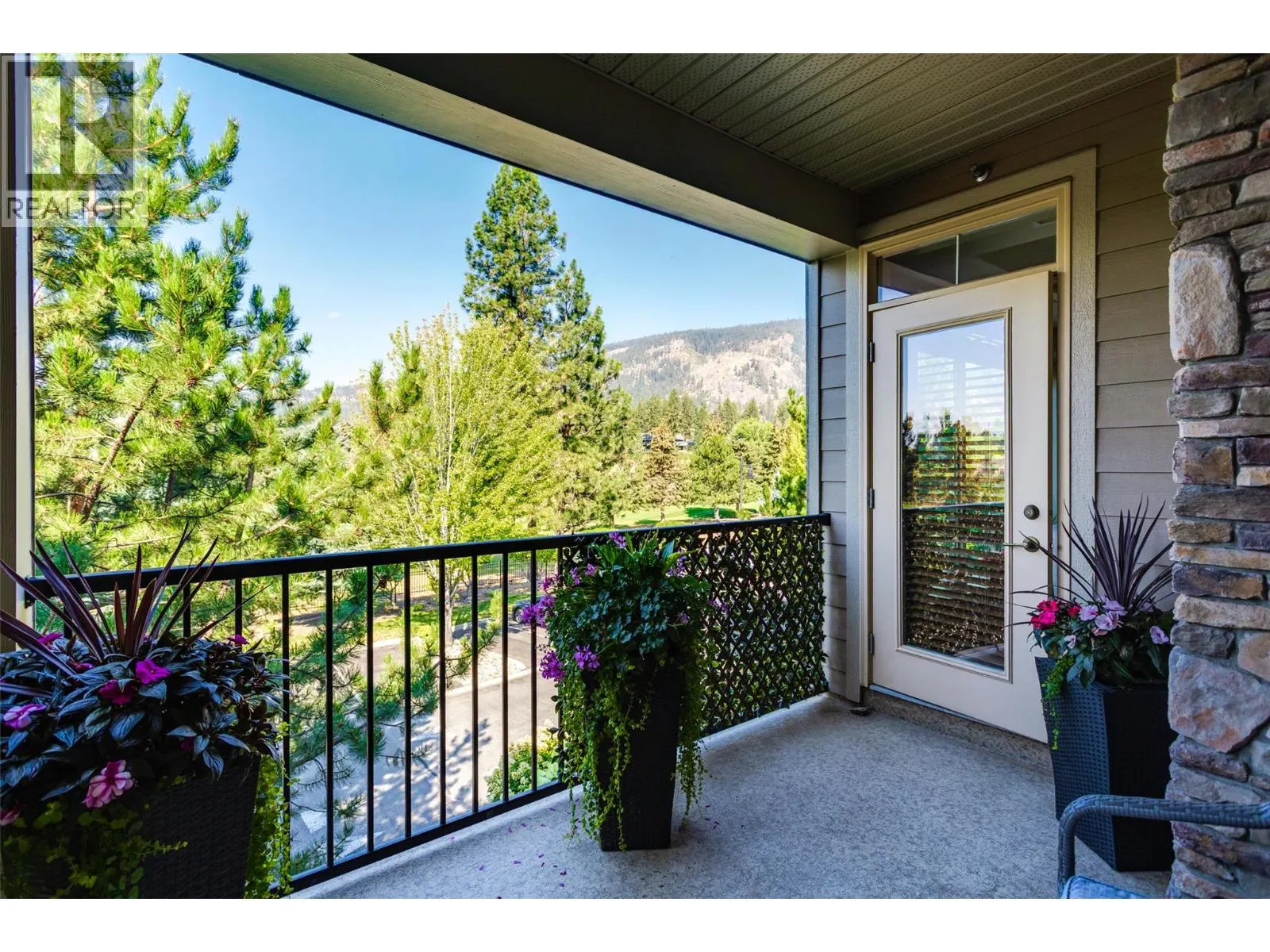 2760 Auburn Road Unit# 212