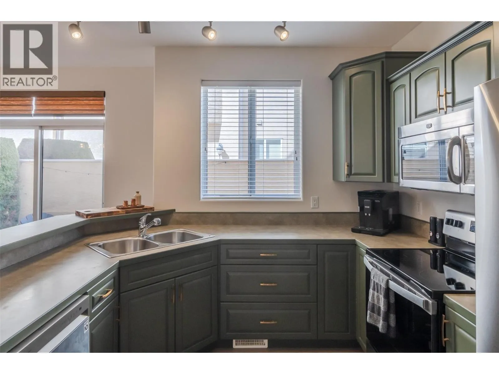 1065 Churchill Avenue Unit# 102