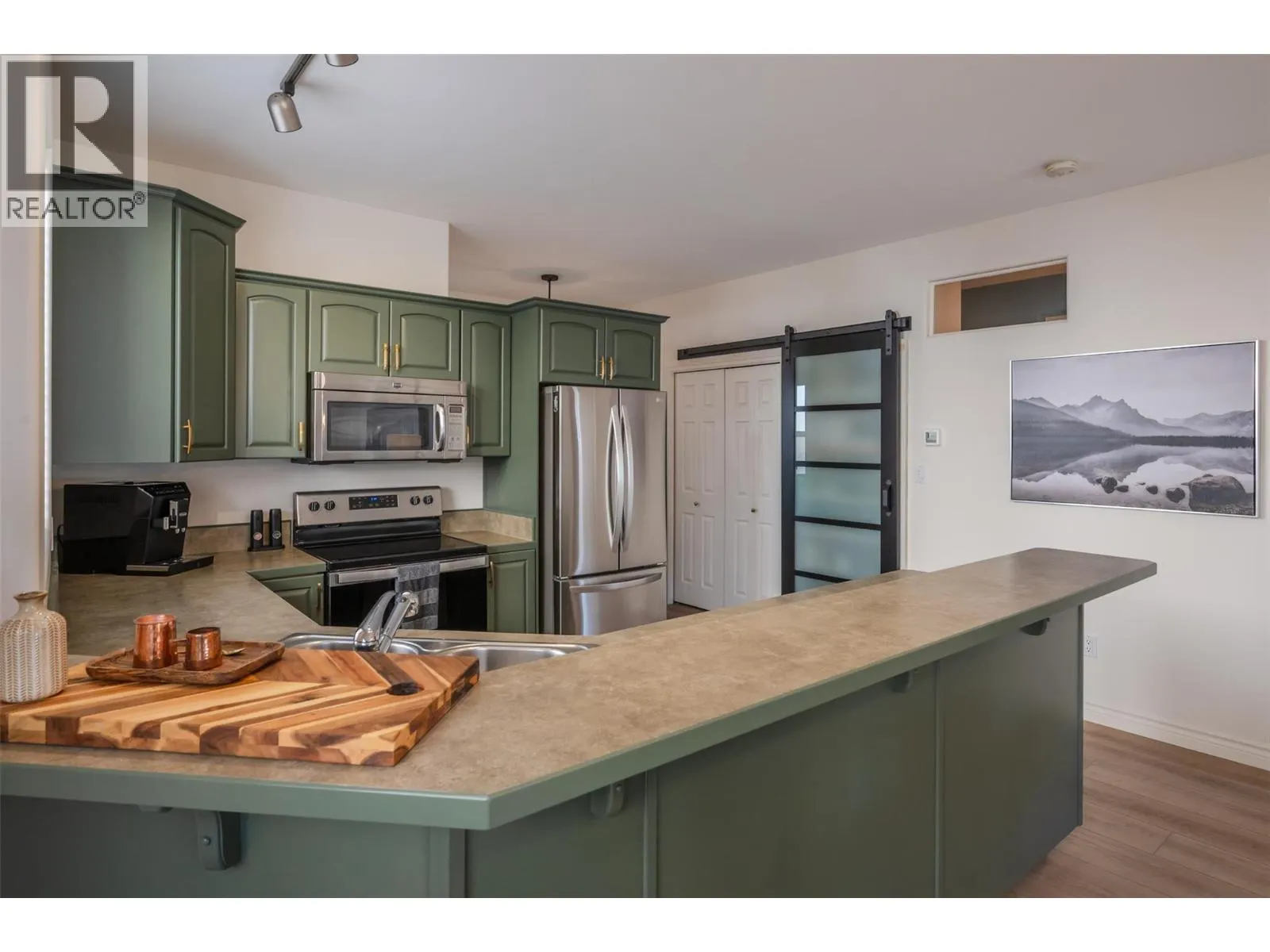 1065 Churchill Avenue Unit# 102