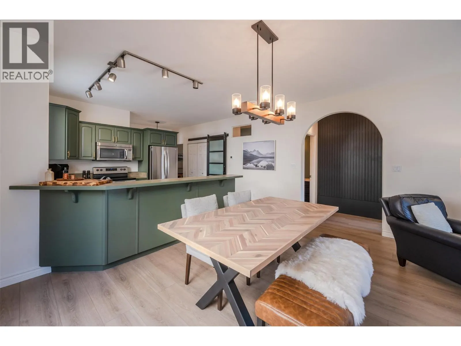 1065 Churchill Avenue Unit# 102