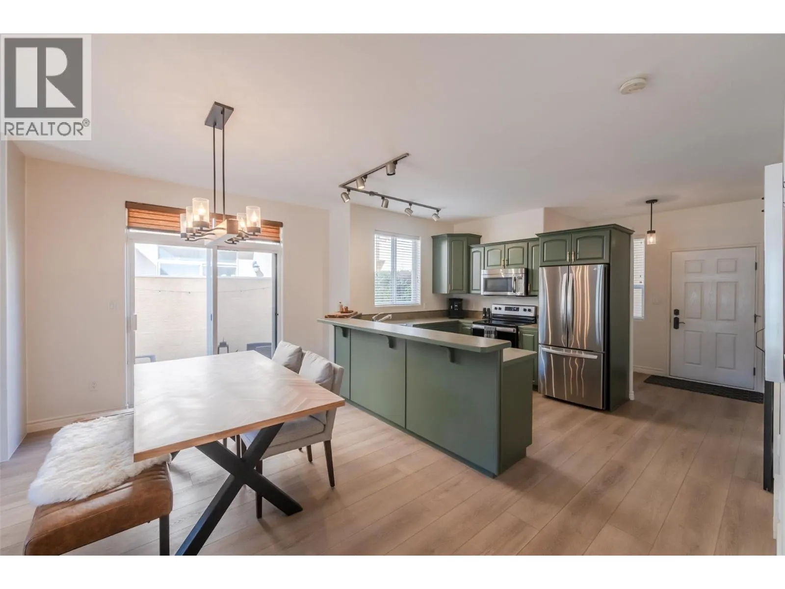 1065 Churchill Avenue Unit# 102