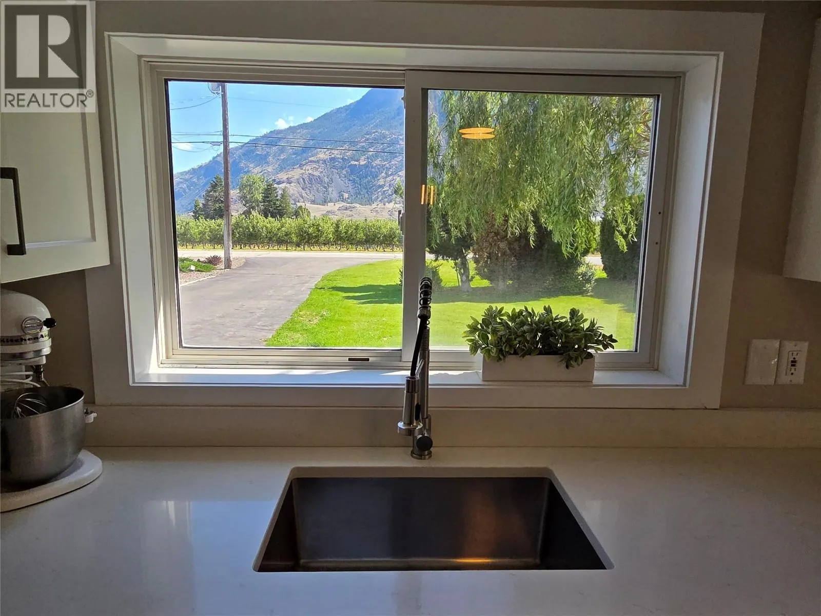 2548 Upper Bench Road