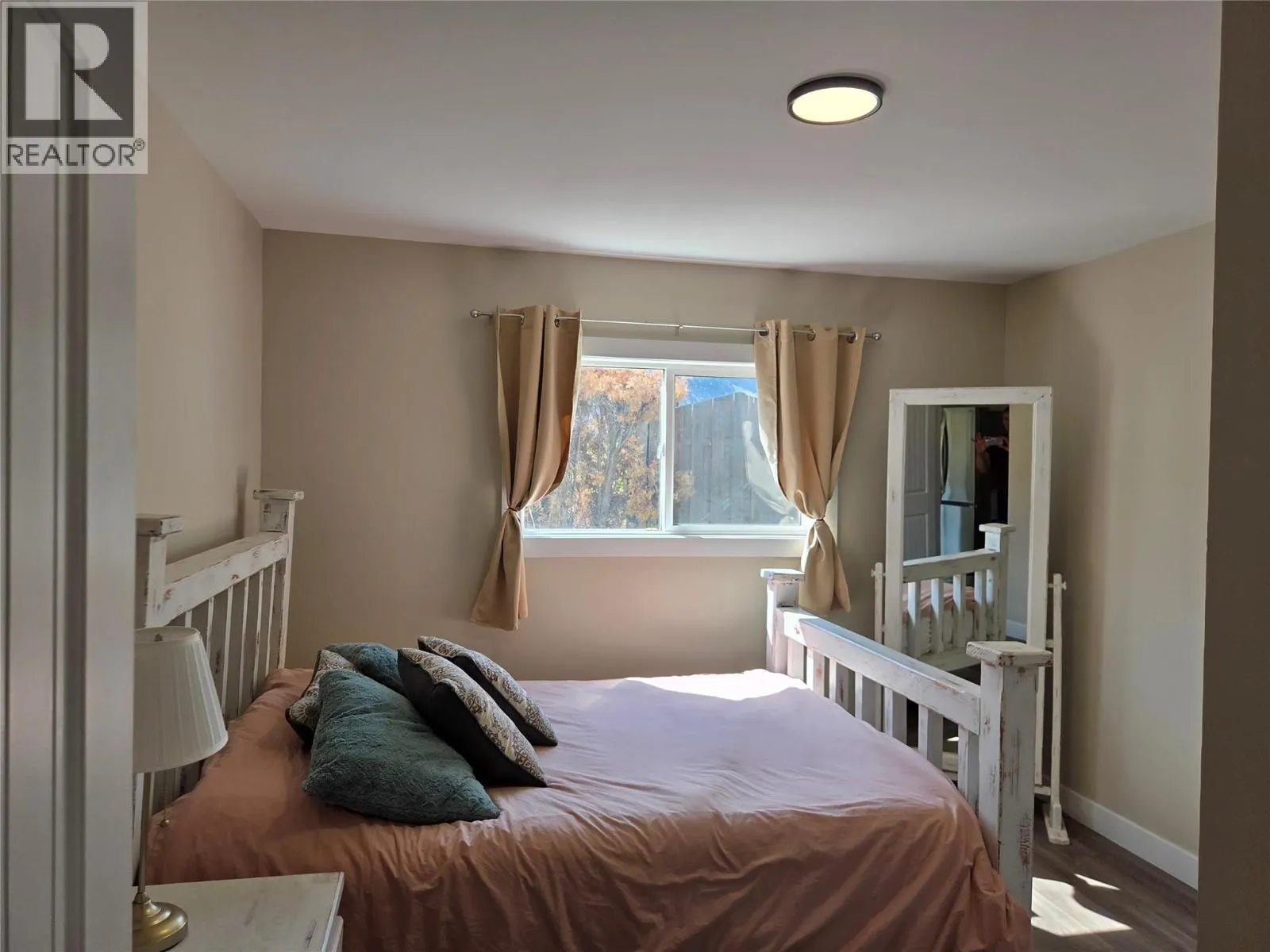 2548 Upper Bench Road