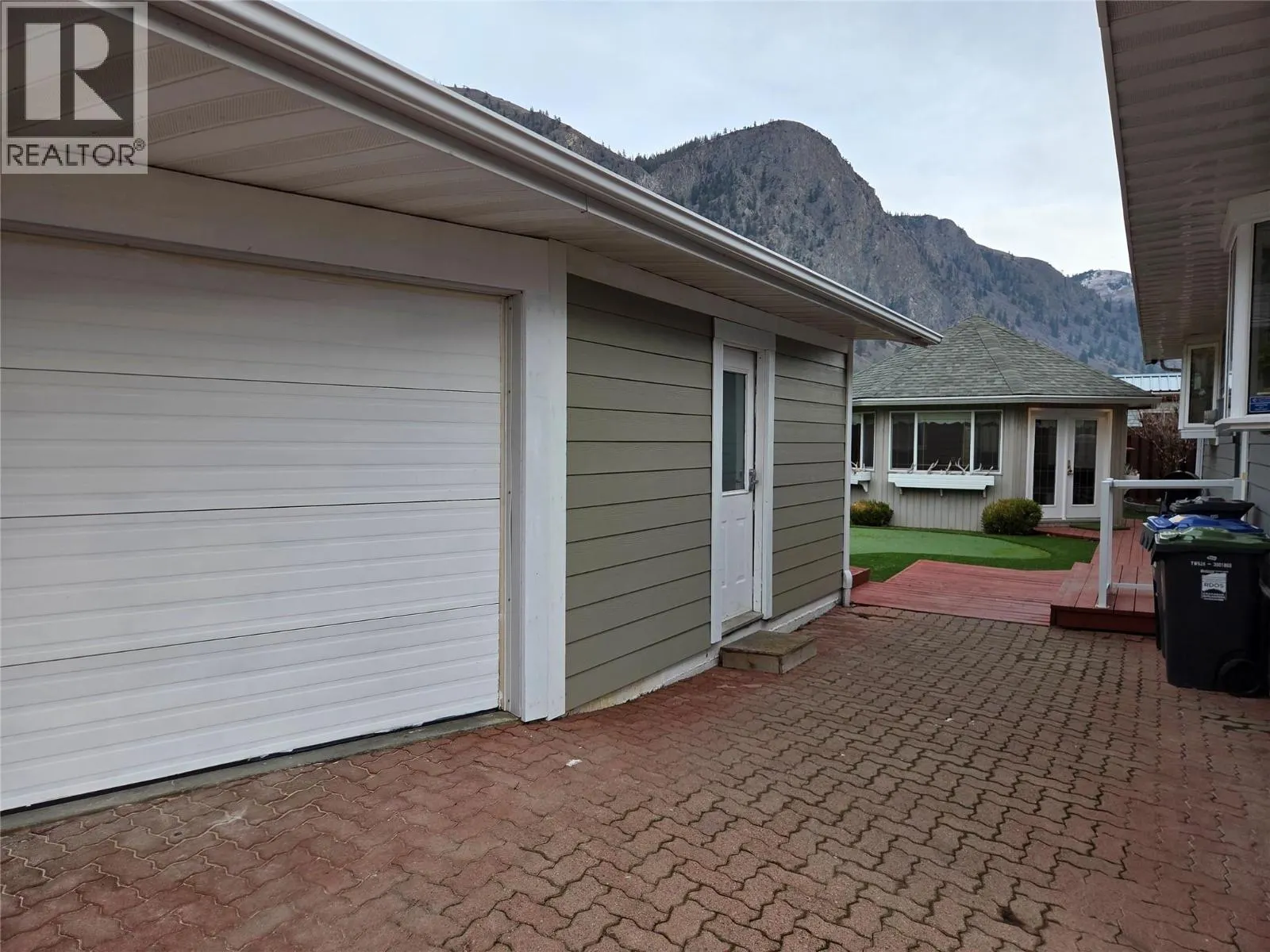 2546 Upper Bench Road