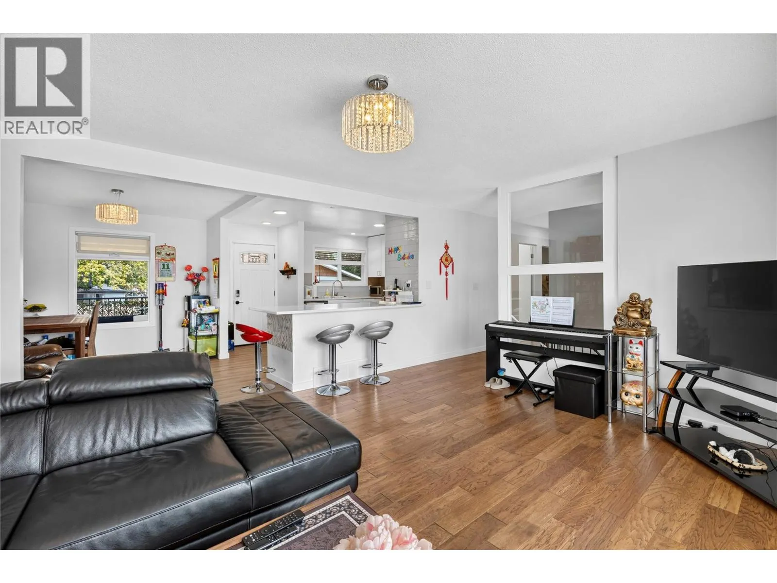 127 Okanagan Avenue W