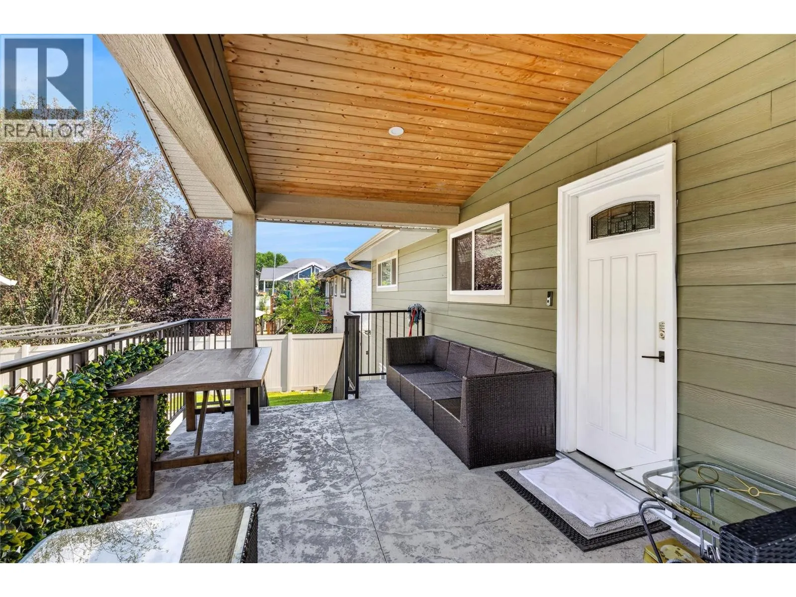 127 Okanagan Avenue W