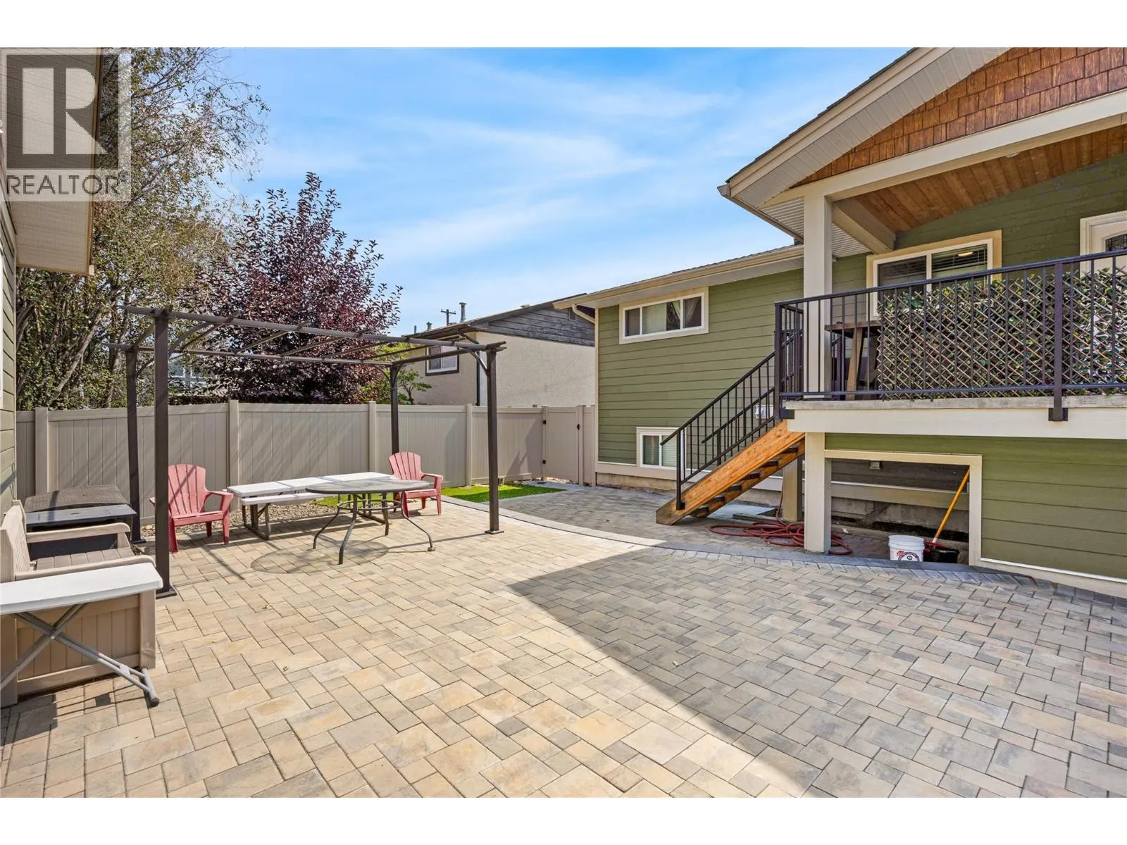 127 Okanagan Avenue W
