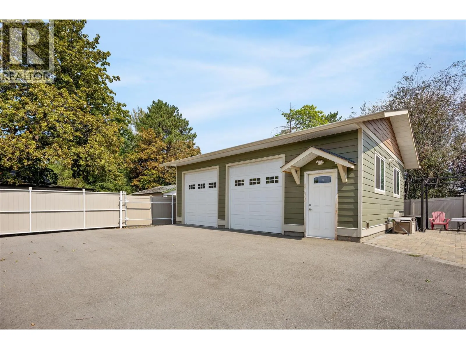 127 Okanagan Avenue W