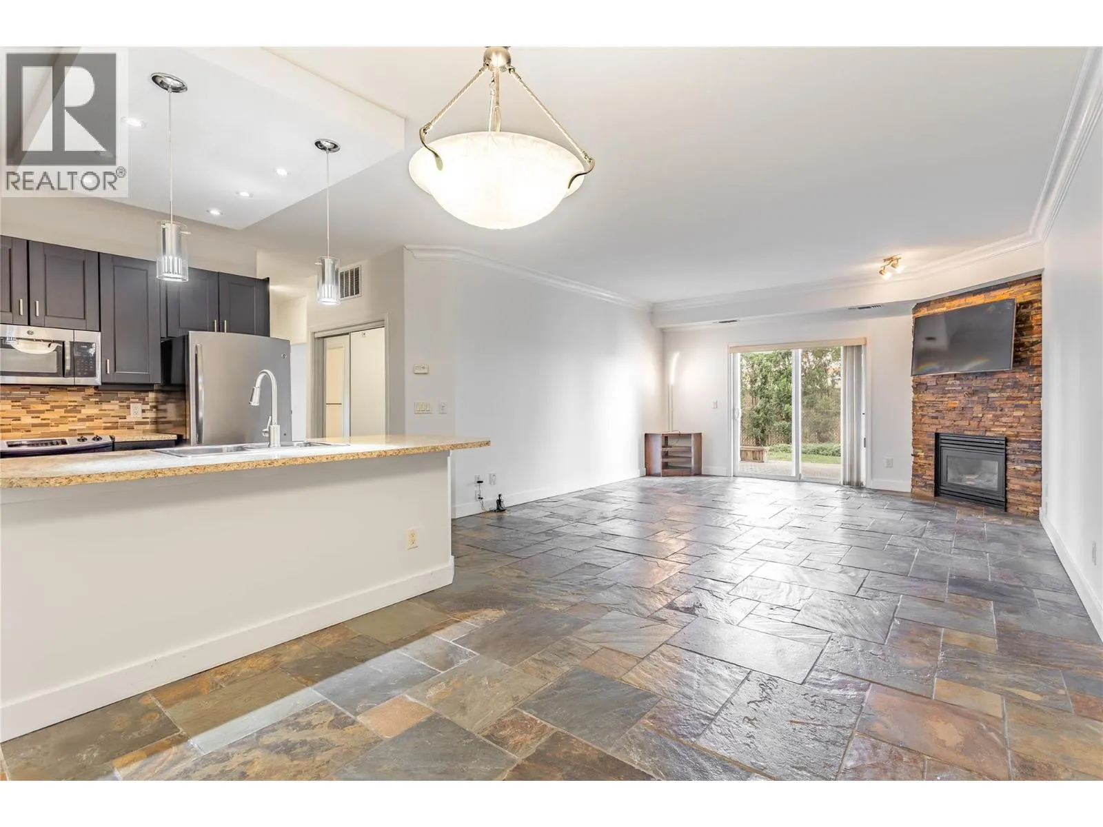 2300 Benvoulin Road Unit# 103
