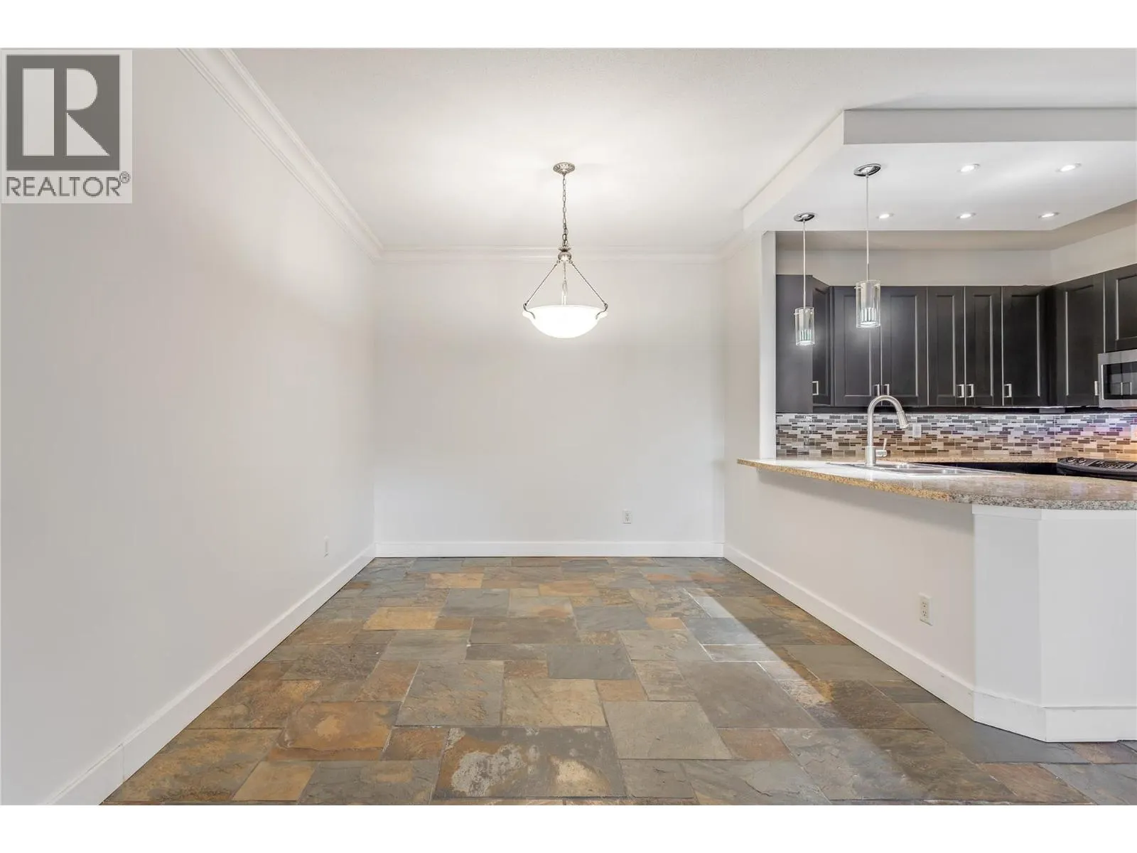 2300 Benvoulin Road Unit# 103
