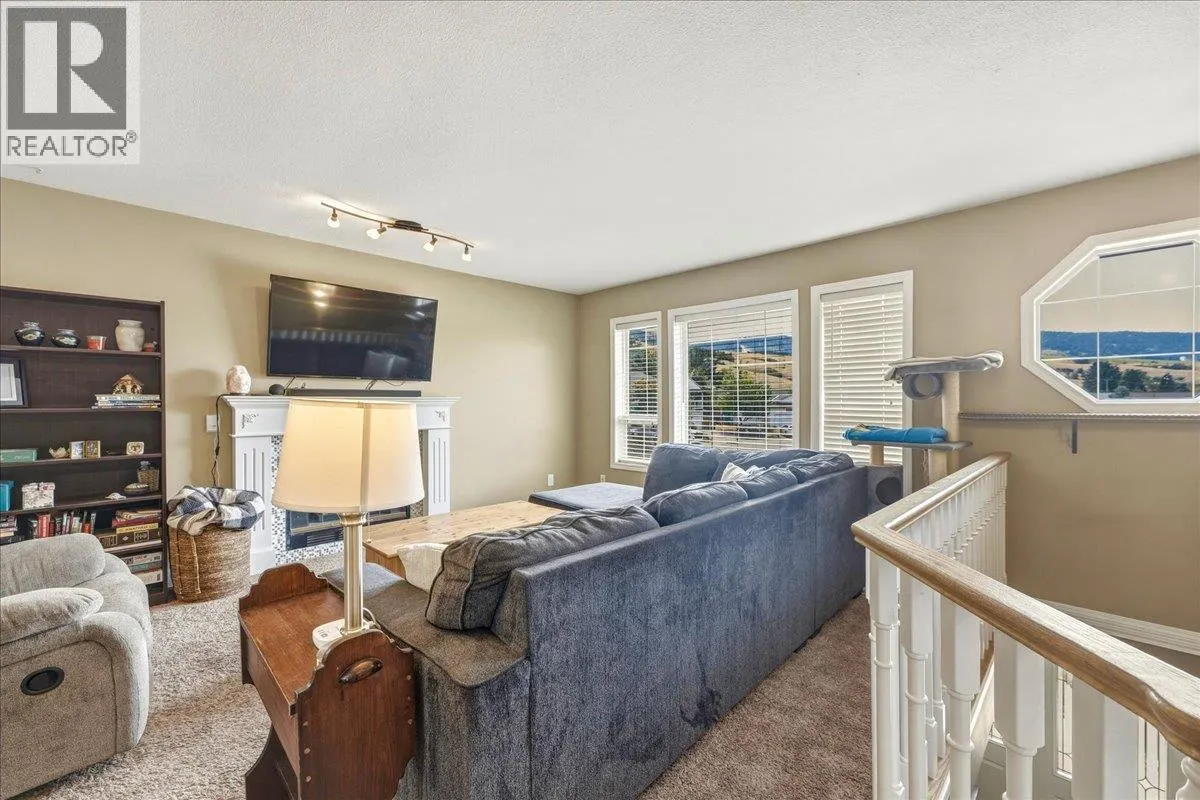 2225 Teal Place
