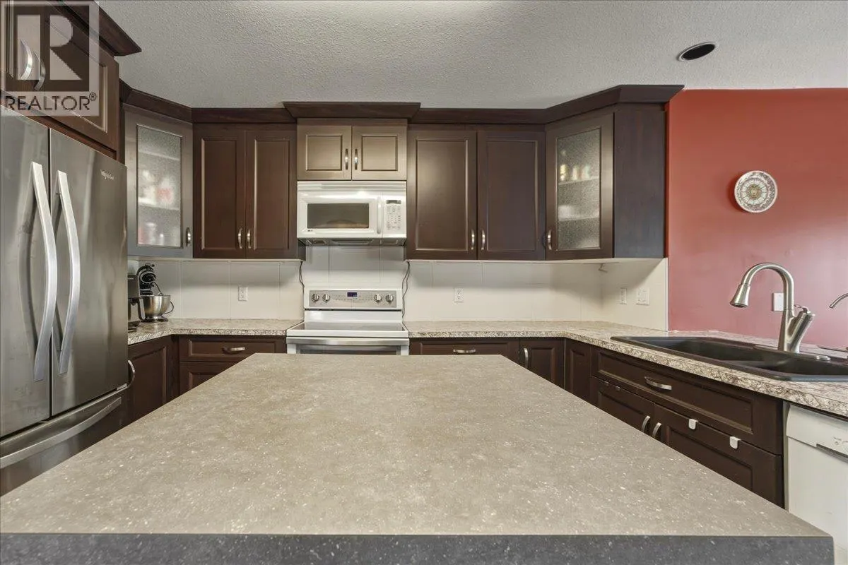 2225 Teal Place