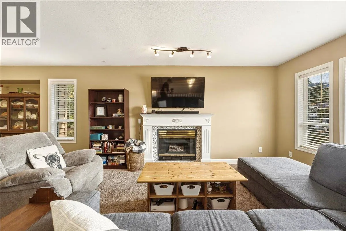 2225 Teal Place