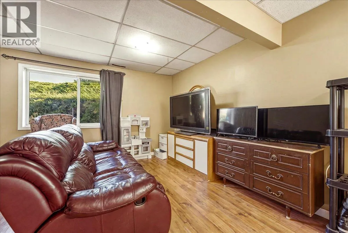 2225 Teal Place