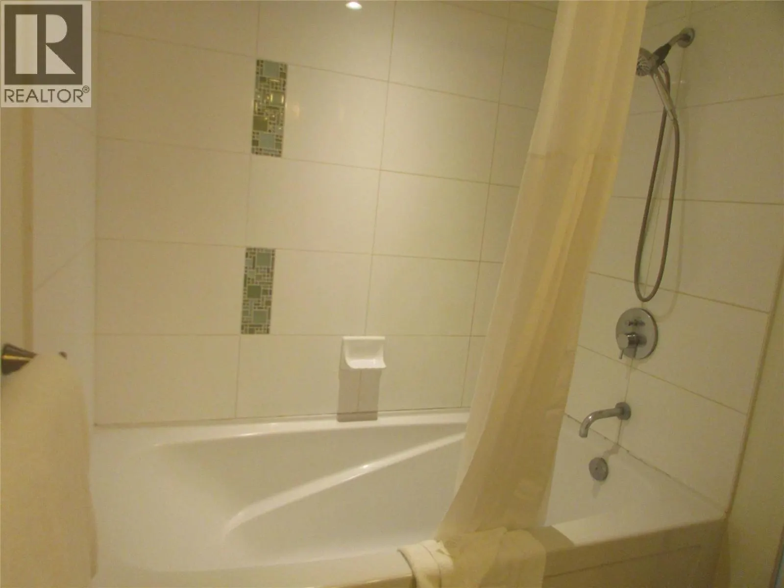 4200 LAKESHORE Drive Unit# 224
