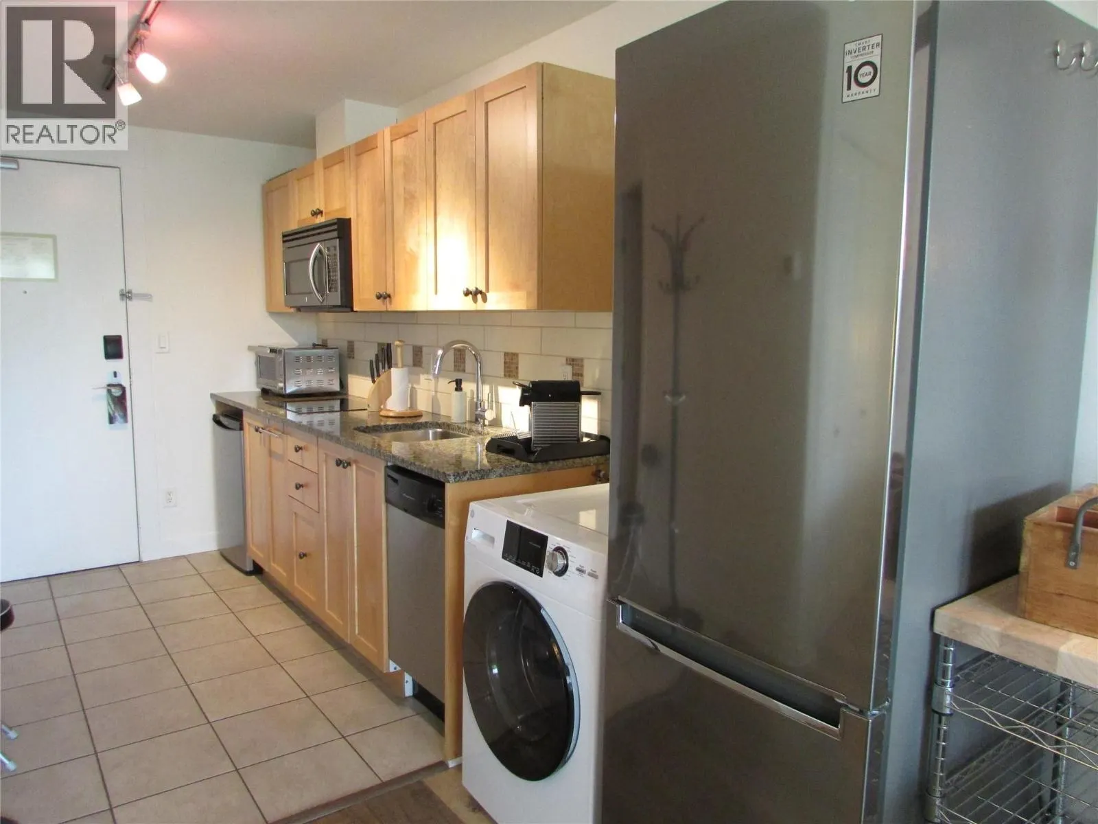 4200 LAKESHORE Drive Unit# 224