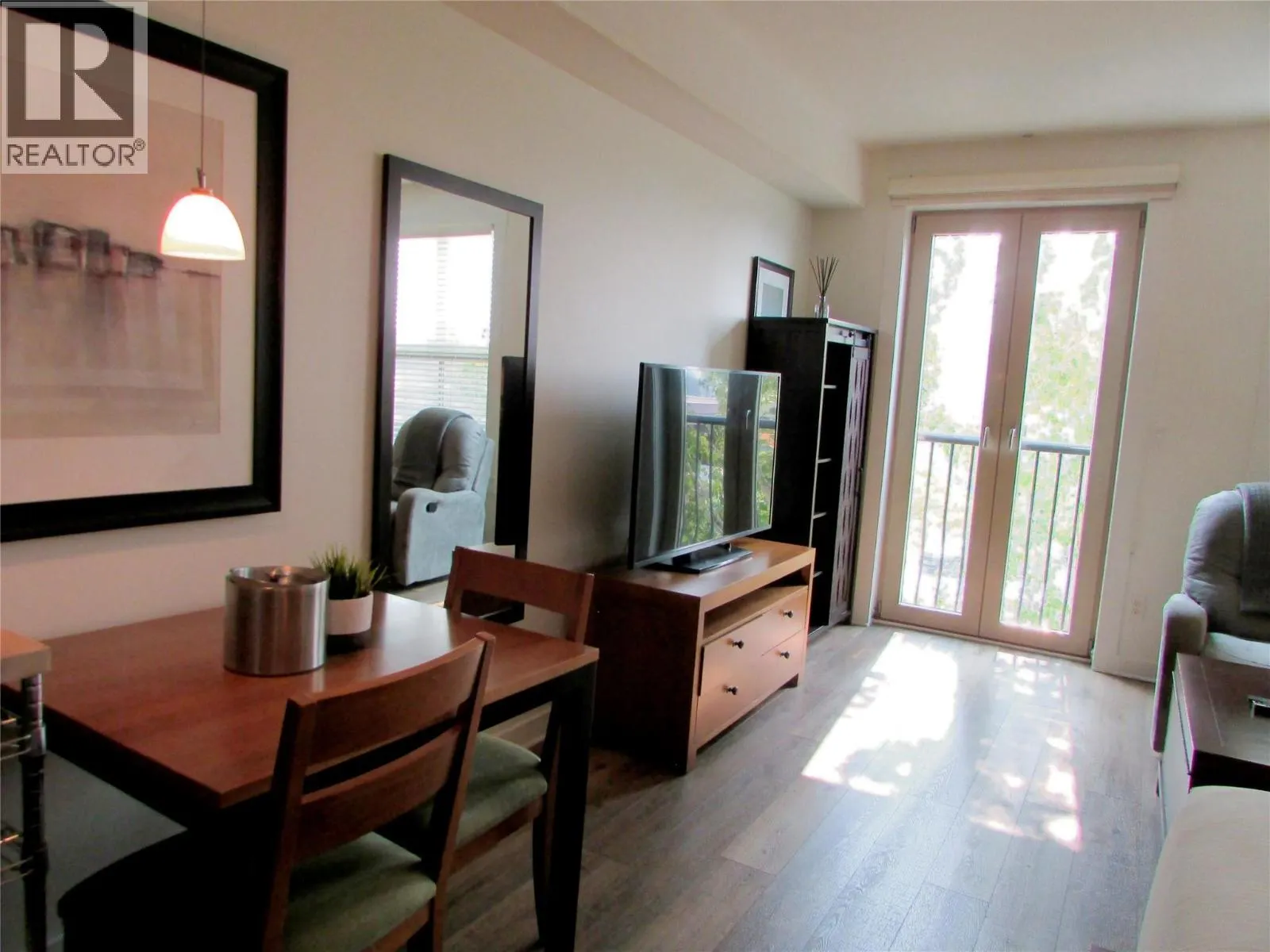 4200 LAKESHORE Drive Unit# 224