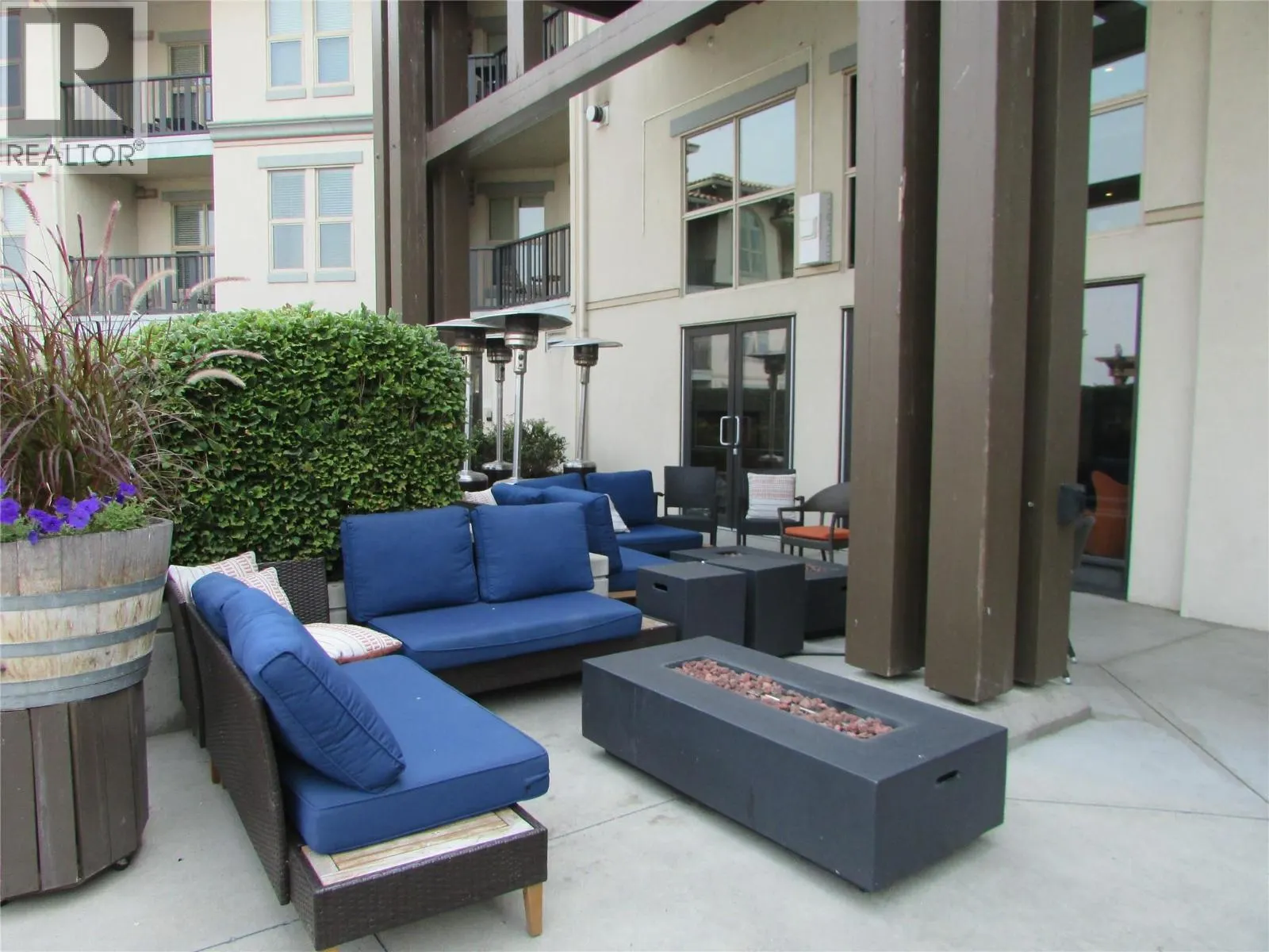 4200 LAKESHORE Drive Unit# 224