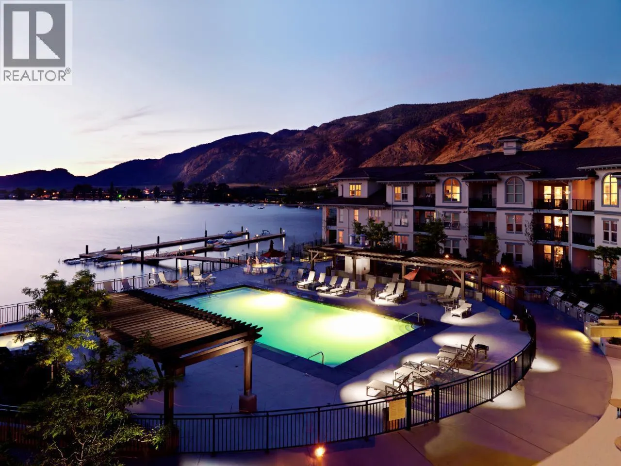 4200 LAKESHORE Drive Unit# 332
