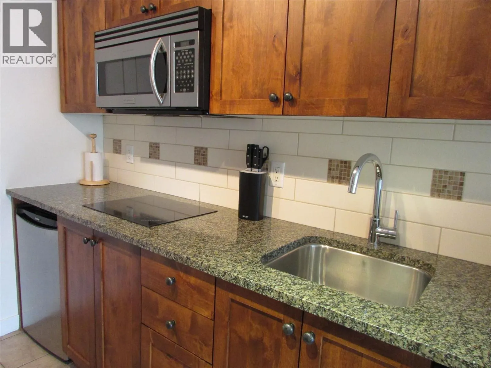 4200 LAKESHORE Drive Unit# 332